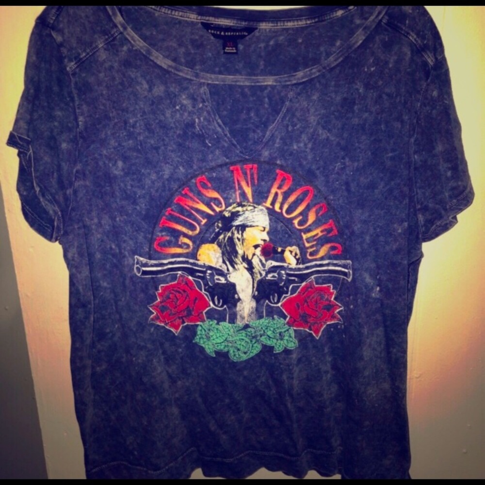 Rock & Republic- Guns N’ Roses tee shirt 🥀